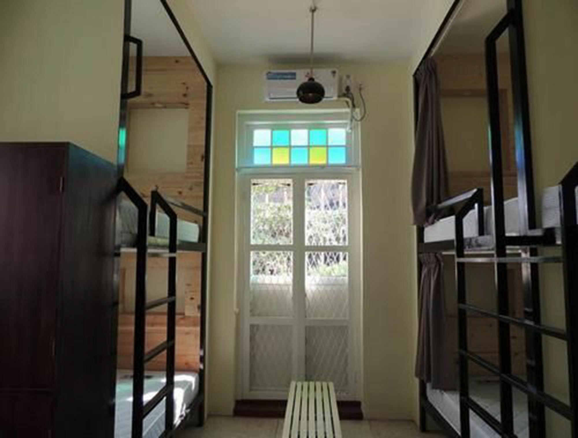 Lotus Bed & Breakfast Янгон Екстер'єр фото